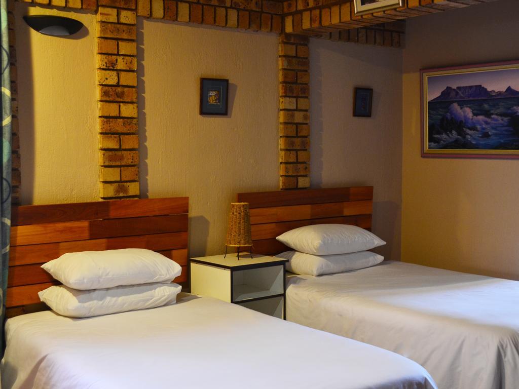 Boga Legaba Guest House & Conference Centre Мафикенг Экстерьер фото