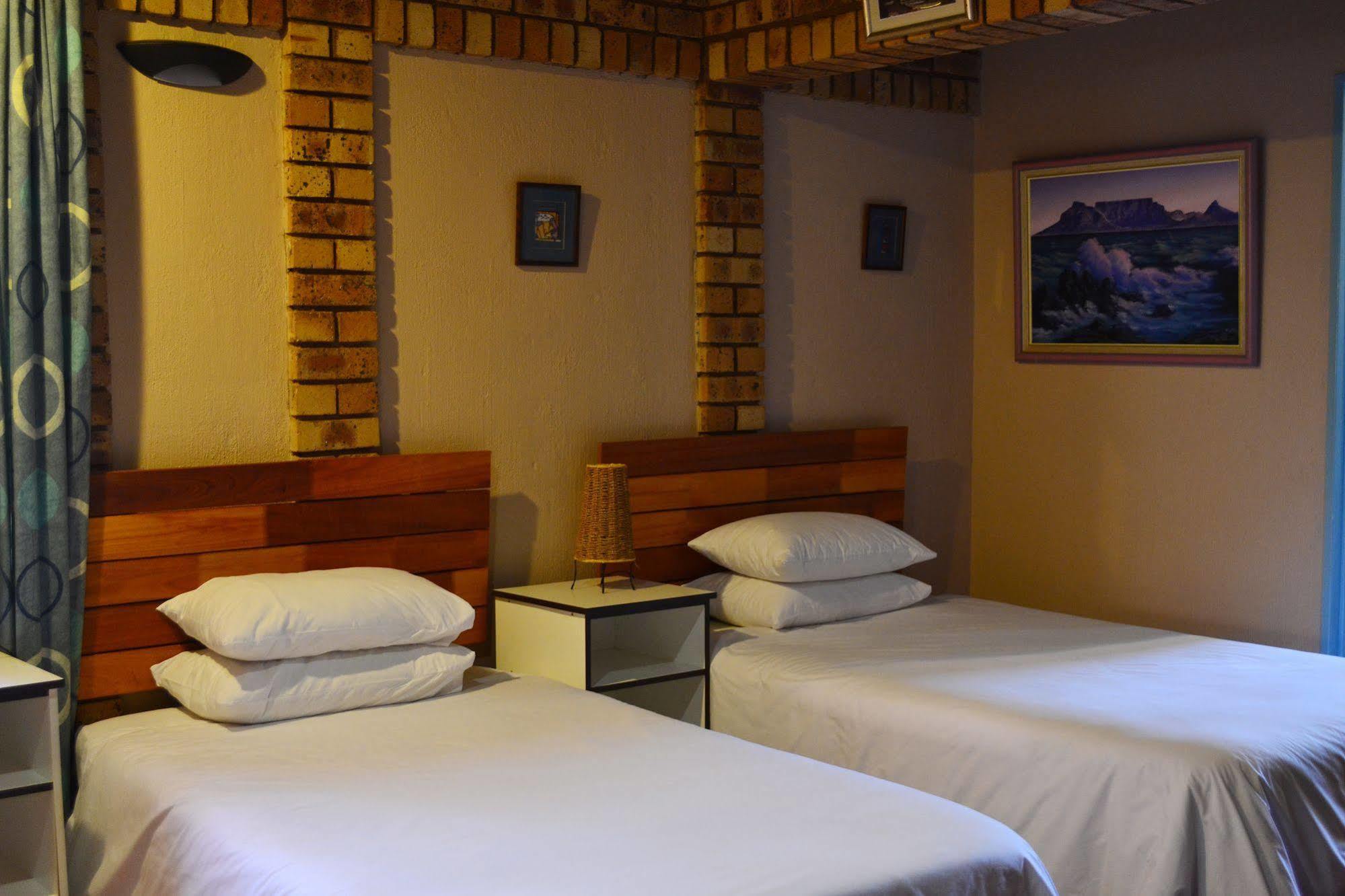 Boga Legaba Guest House & Conference Centre Мафикенг Экстерьер фото