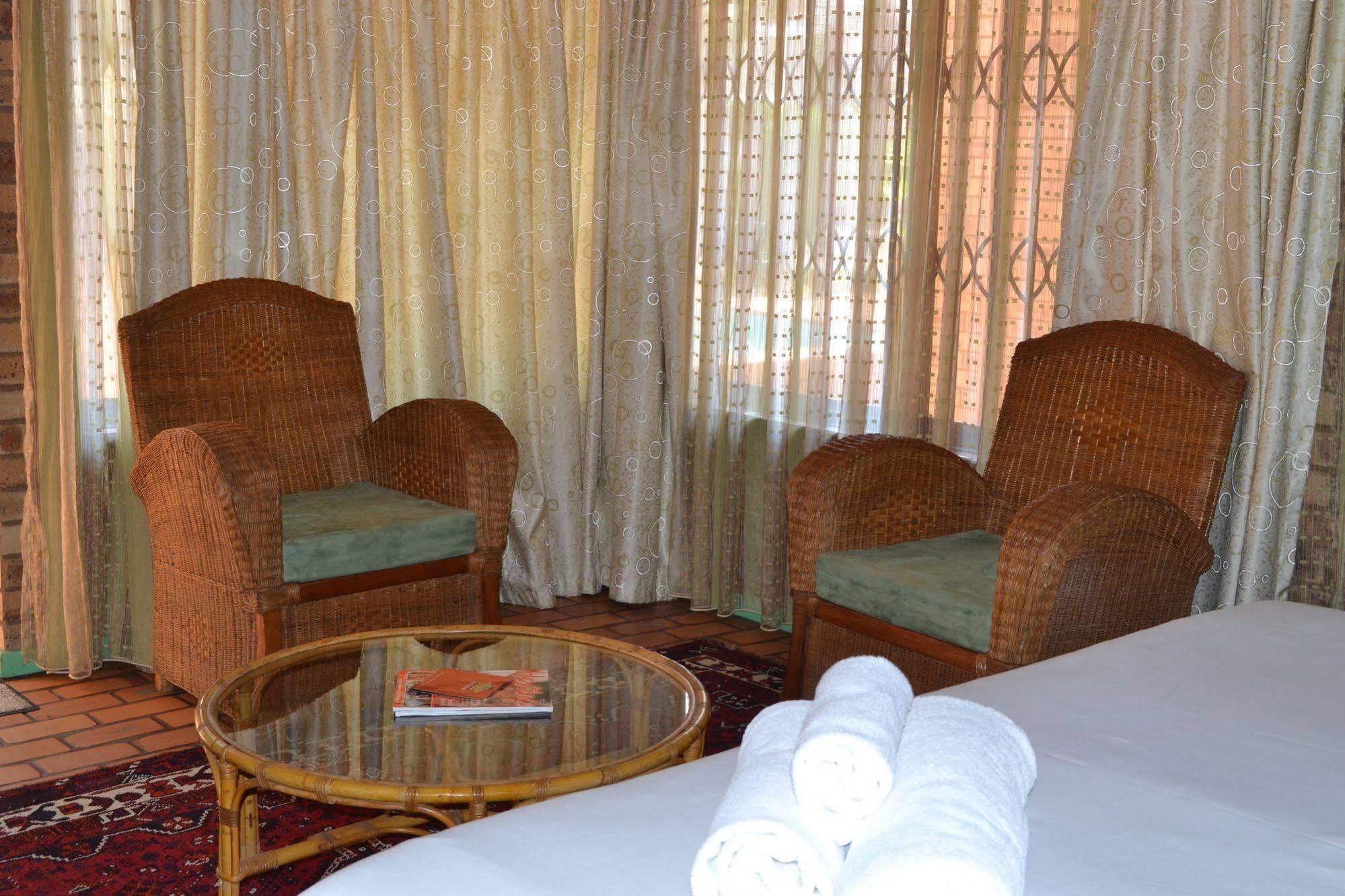 Boga Legaba Guest House & Conference Centre Мафикенг Экстерьер фото