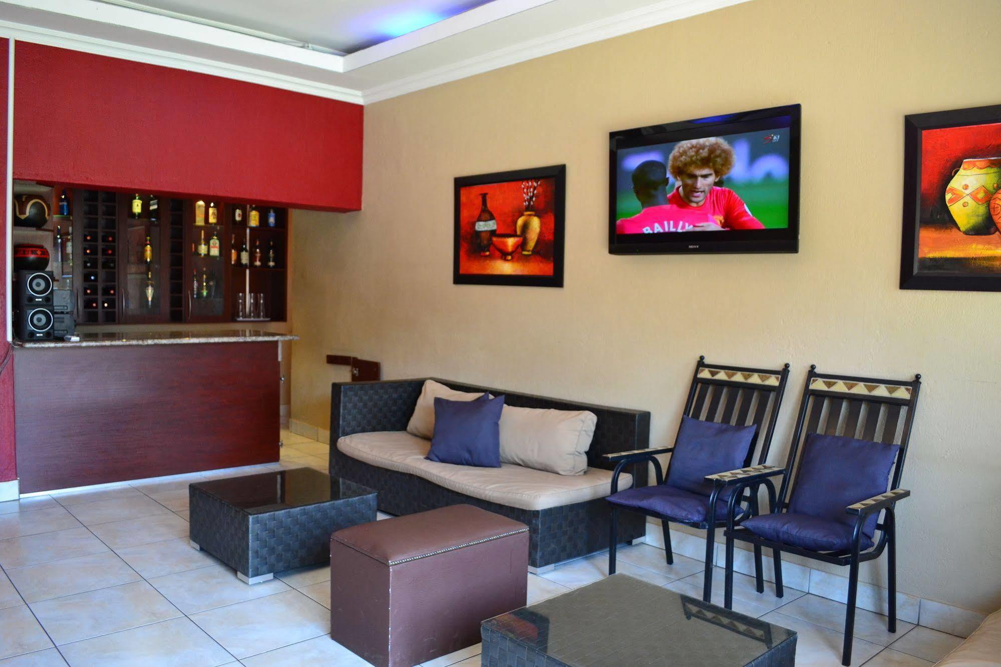Boga Legaba Guest House & Conference Centre Мафикенг Экстерьер фото